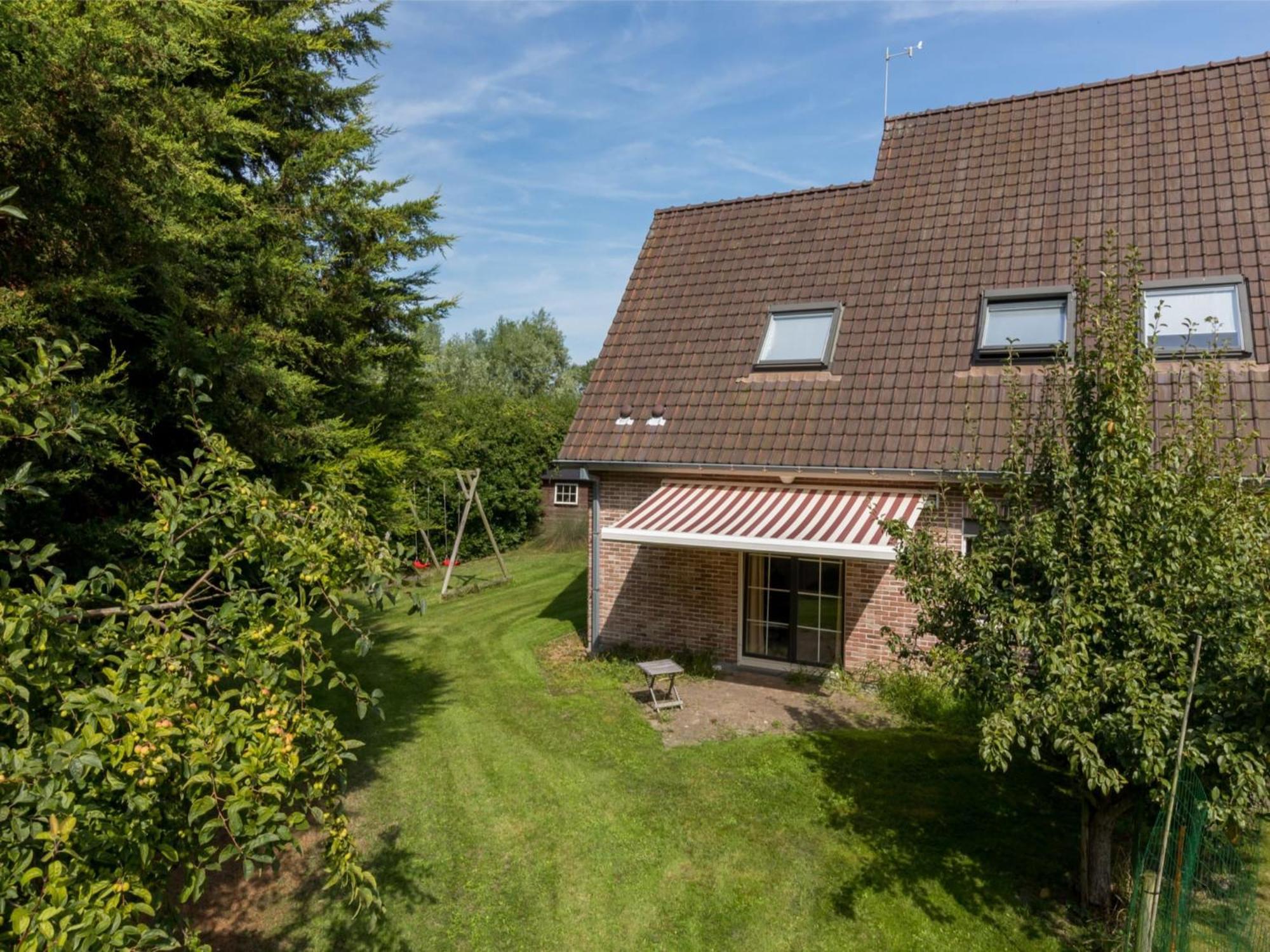 Semi Detached House In About 800 Meters From The