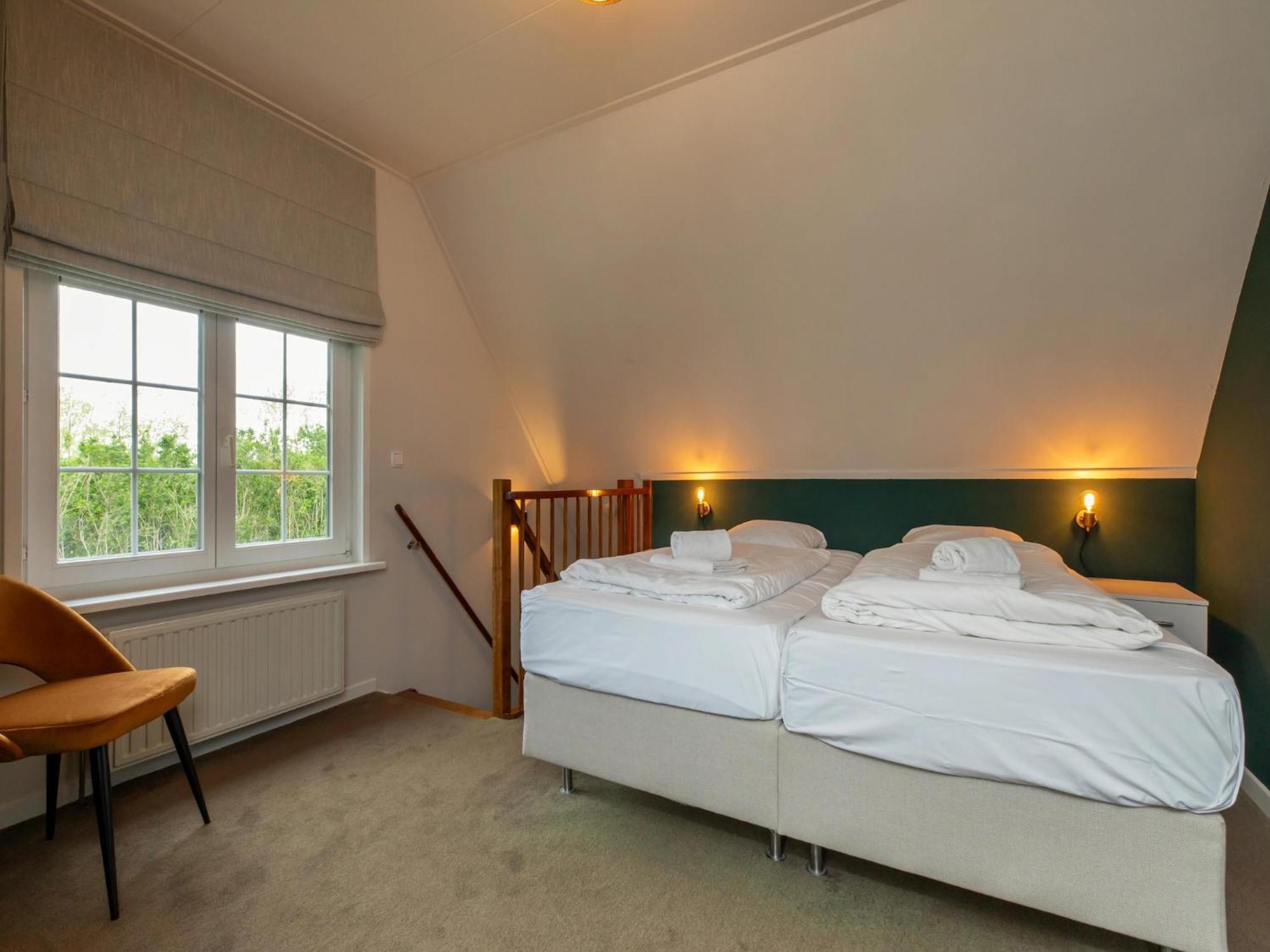 Holiday home Semi Detached House In About 800 Meters From The Vrouwenpolder