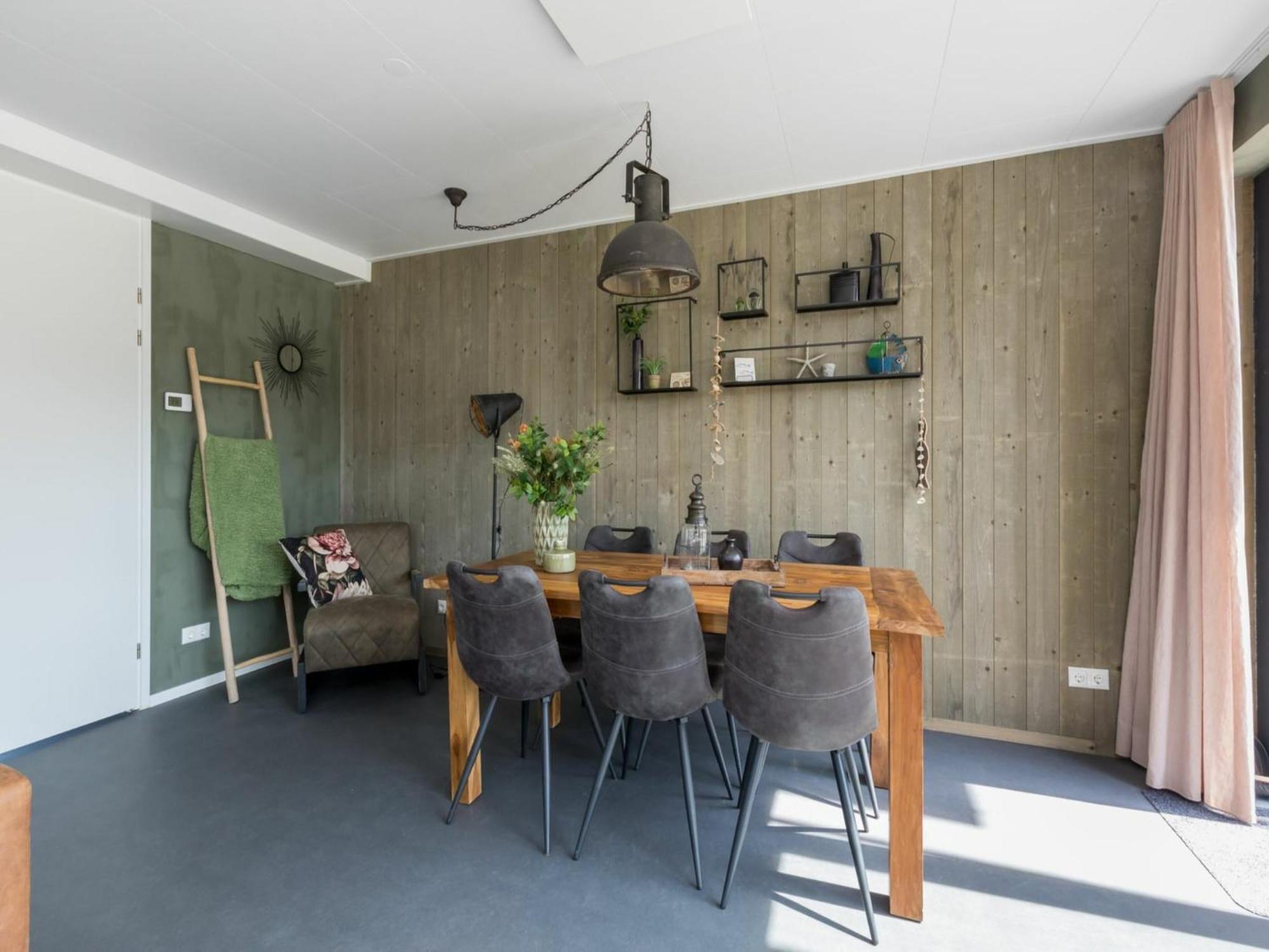 Holiday home Semi Detached House In About 800 Meters From The Vrouwenpolder