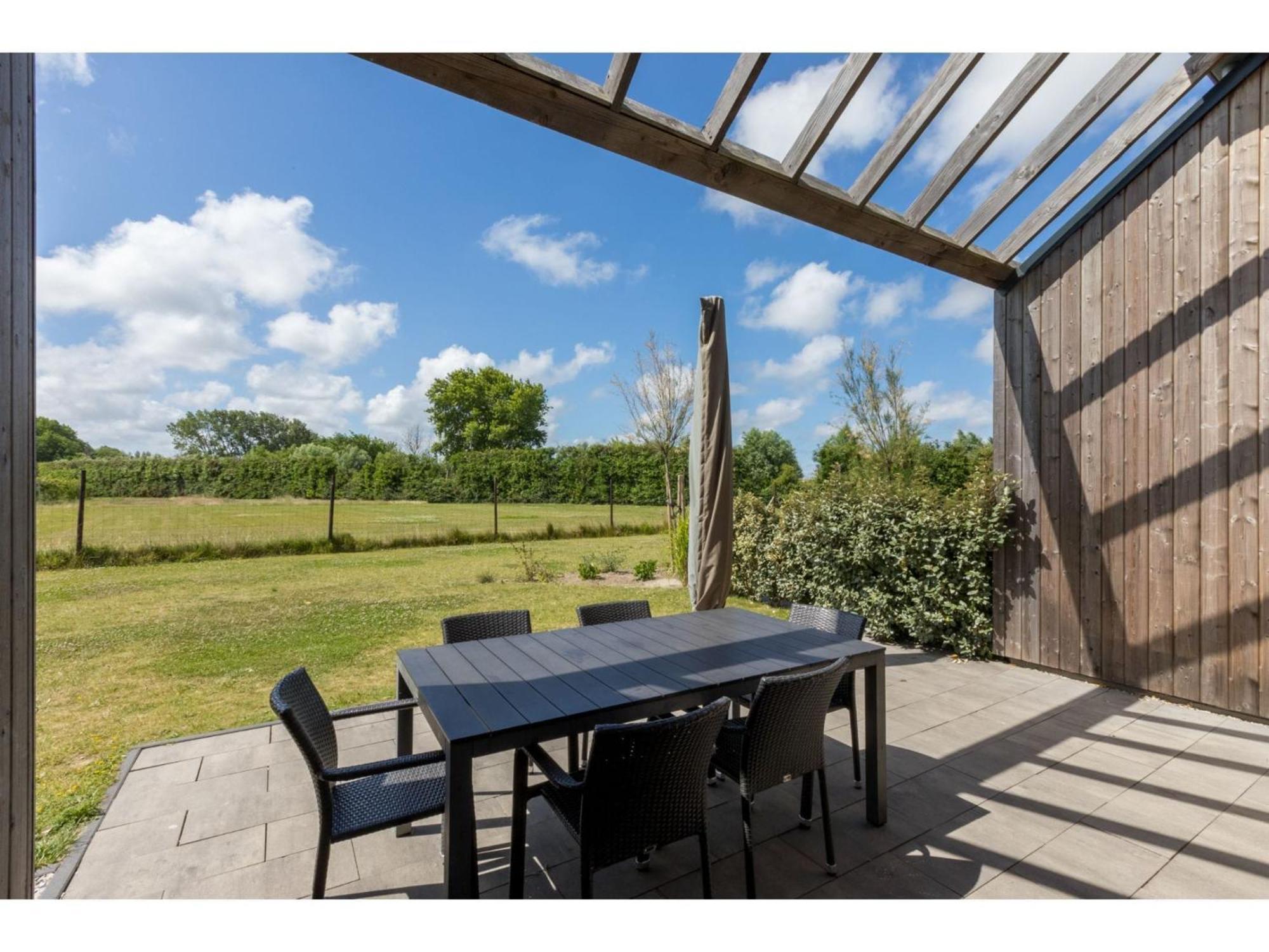 Semi Detached House In About 800 Meters From The * Vrouwenpolder